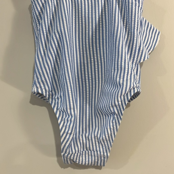OLD NAVY Toddler 2T Ruffled Swimsuit Blue White Striped One Piece Seersucker EUC - Picture 6 of 7